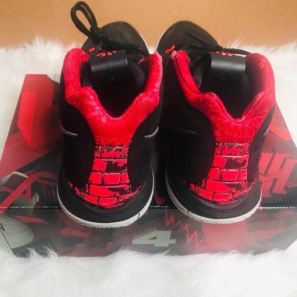 🏀 Kyrie 4 - Picture 7 of 8